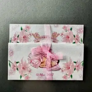 invitație botez cu bebeluș floral roz