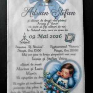 Invitație botez cu bebeluș în ilustrație albastră personalizată